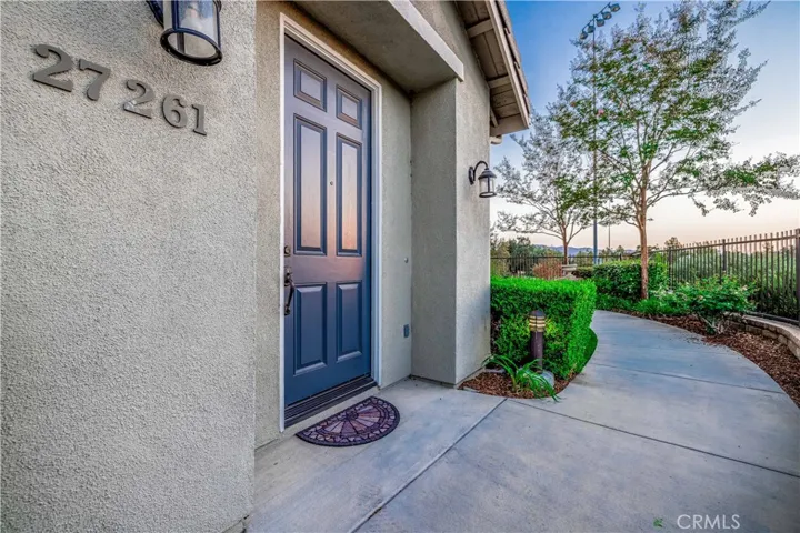 27261 Riverview Lane, Valencia, California 91354