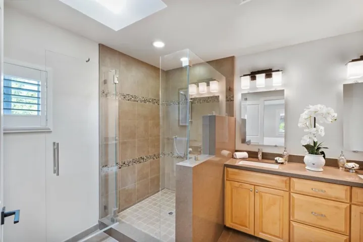 , Los Altos, California 94022