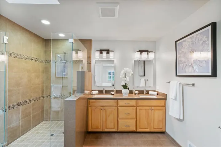 , Los Altos, California 94022