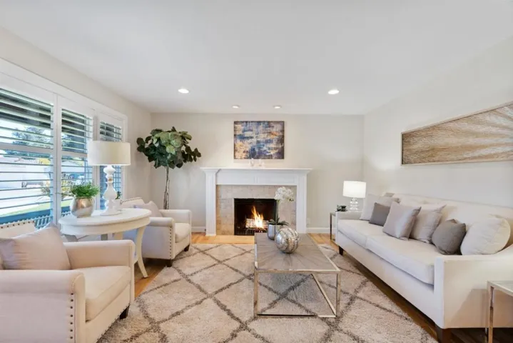 , Los Altos, California 94022