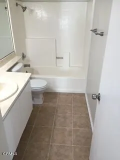 005_Guest Bath