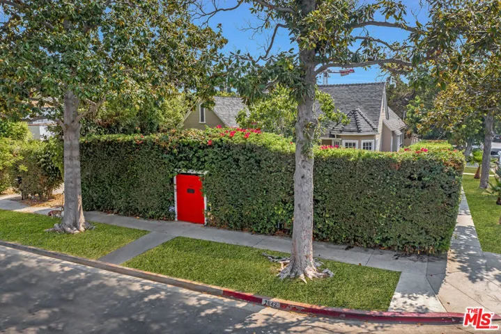 7642 Lexington Avenue, West Hollywood, California 90046