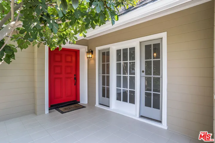 7642 Lexington Avenue, West Hollywood, California 90046