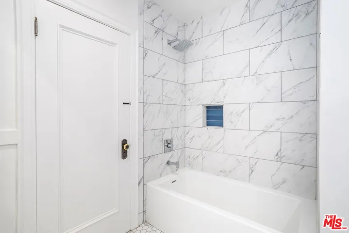 7642 Lexington Avenue, West Hollywood, California 90046