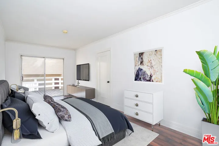7642 Lexington Avenue, West Hollywood, California 90046