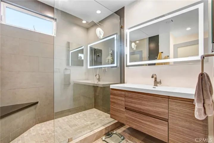 5733 Buffalo Avenue, Valley Glen, California 91401