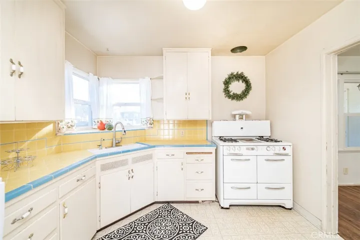6915 Barcelona Way, Riverside, California 92504