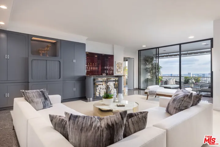 1100 Alta Loma Road 16b, West Hollywood, California 90069