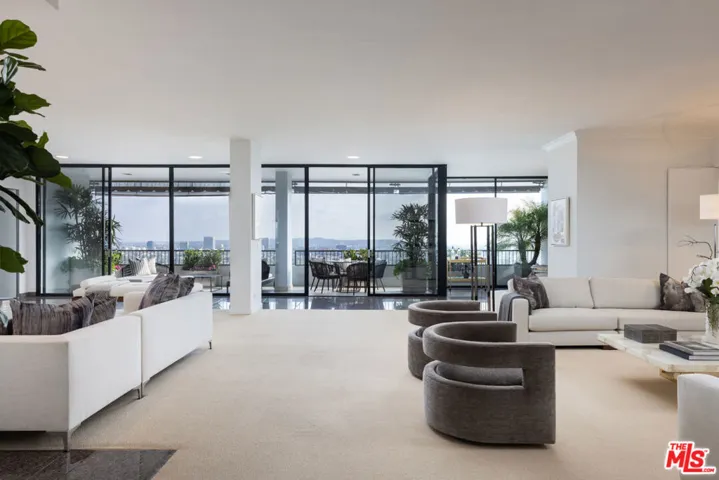 1100 Alta Loma Road 16b, West Hollywood, California 90069