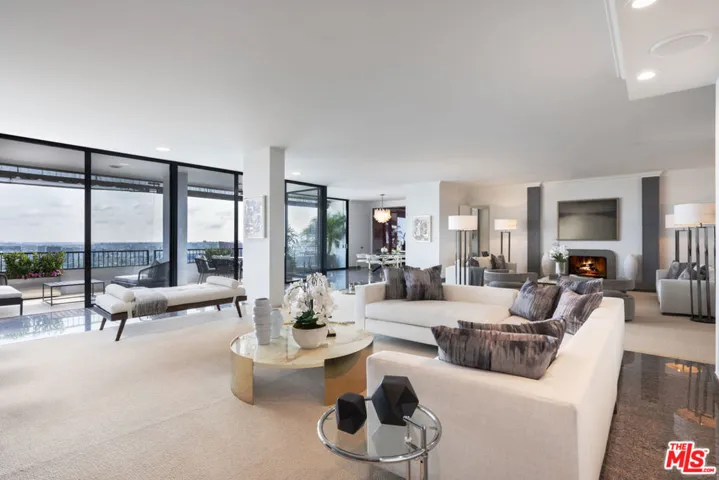 1100 Alta Loma Road 16b, West Hollywood, California 90069