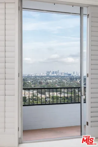1100 Alta Loma Road 16b, West Hollywood, California 90069