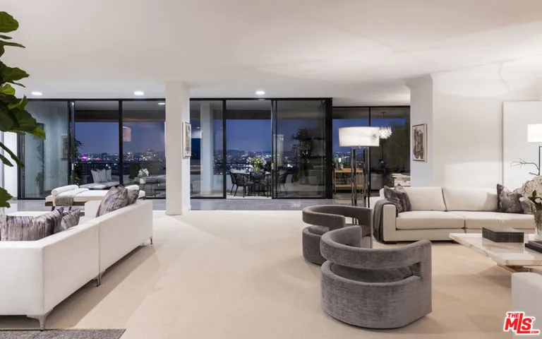 1100 Alta Loma Road 16b, West Hollywood, California 90069