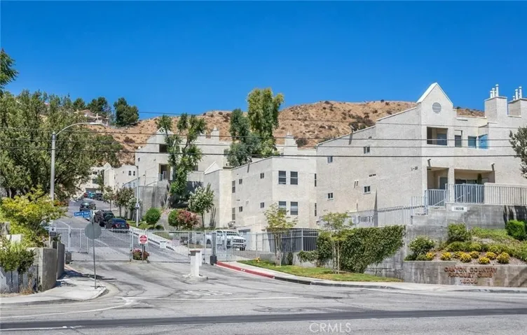 18209 Sierra 106, Canyon Country, California 91351