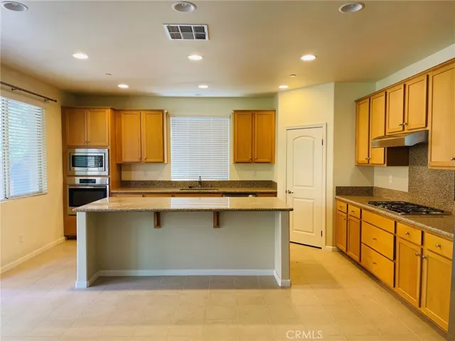 1304 Cardamom Court, Beaumont, California 92223