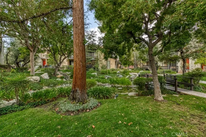 21900 Marylee Street 284, Woodland Hills, California 91367