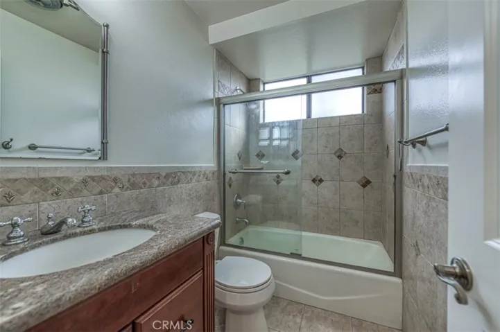 21900 Marylee Street 284, Woodland Hills, California 91367