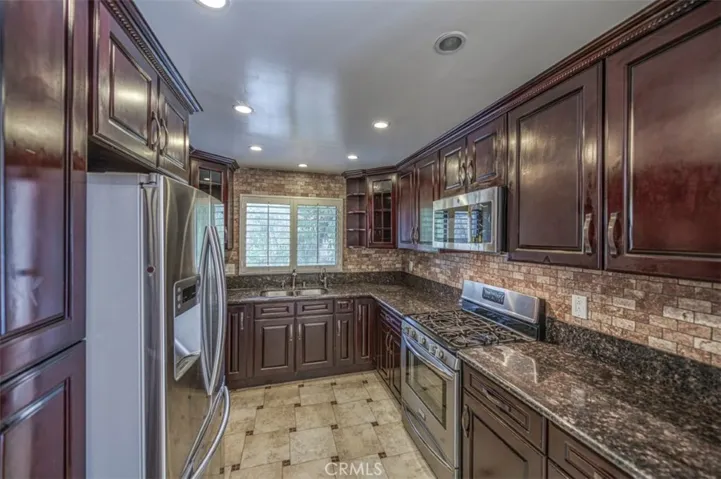 21900 Marylee Street 284, Woodland Hills, California 91367