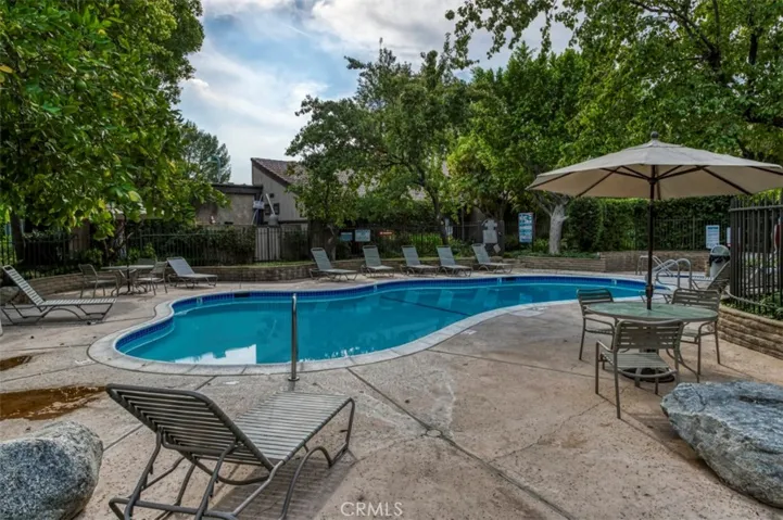 21900 Marylee Street 284, Woodland Hills, California 91367