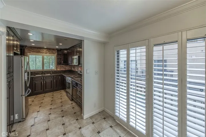 21900 Marylee Street 284, Woodland Hills, California 91367