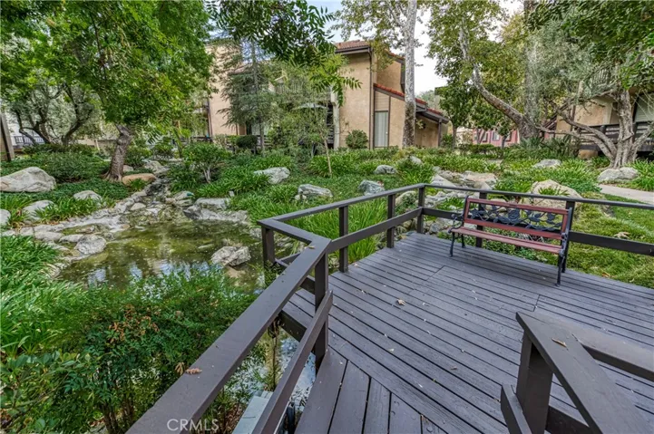 21900 Marylee Street 284, Woodland Hills, California 91367