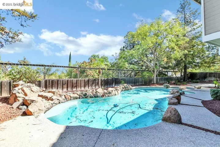 4740 Crestone Peak Court, Antioch, California 94531