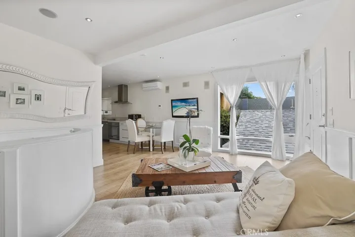 377 Mermaid Street 3, Laguna Beach, California 92651