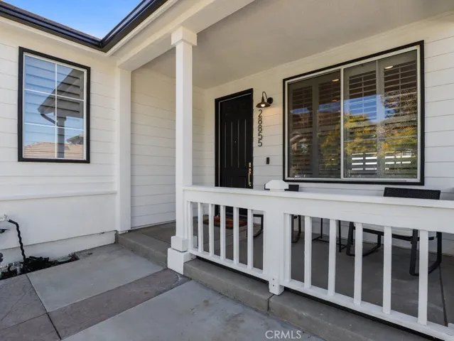28855 Garnet Canyon Drive, Saugus, California 91390