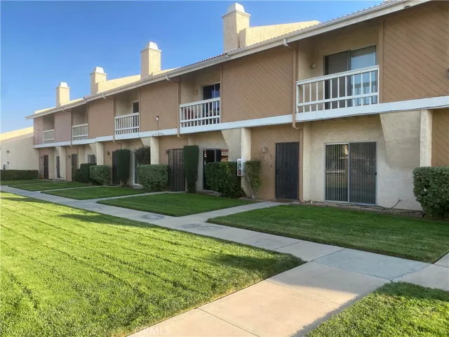 16465 Green Tree Boulevard 45, Victorville, California 92395