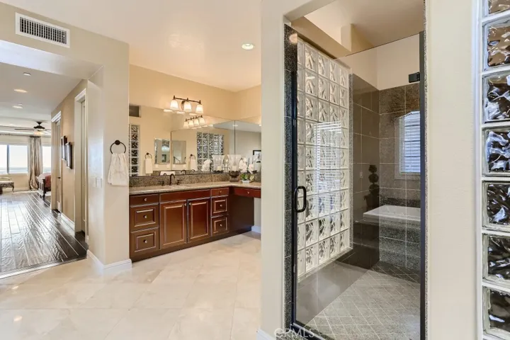 Primary bedroom on-suite bathroom