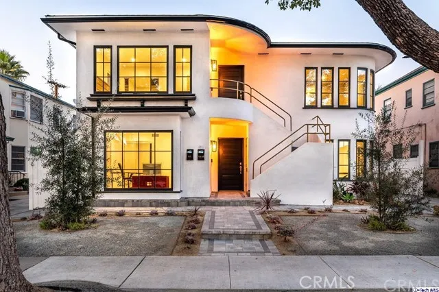 815 815 1/2 E Doran Street, Glendale, California 91206