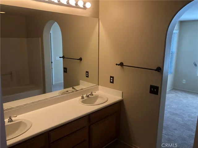 Double sink vanity