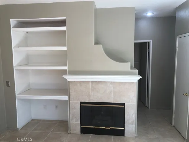 Gas fireplace with built-ins