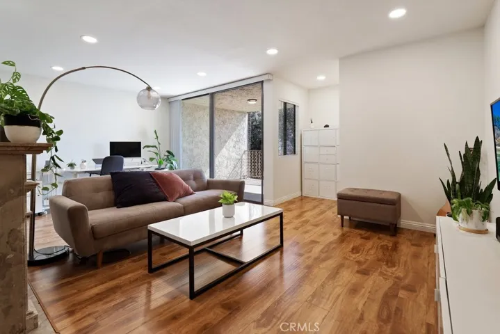 125 N Allen Avenue 214, Pasadena, California 91106