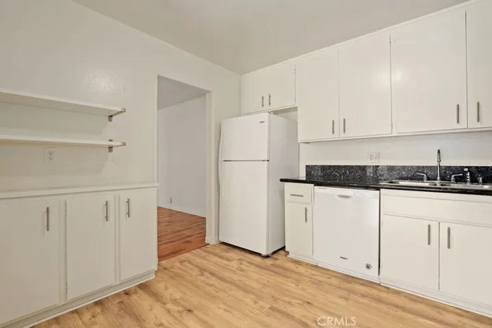 125 N Allen Avenue 214, Pasadena, California 91106