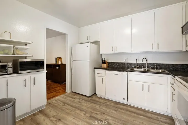 125 N Allen Avenue 214, Pasadena, California 91106