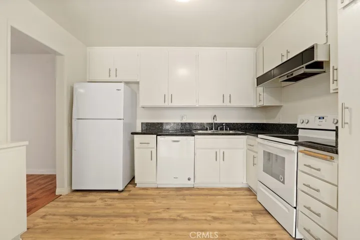 125 N Allen Avenue 214, Pasadena, California 91106