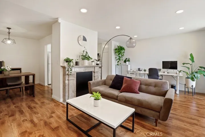 125 N Allen Avenue 214, Pasadena, California 91106