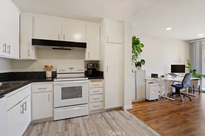 125 N Allen Avenue 214, Pasadena, California 91106