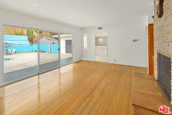1635 Hazbeth Lane, Glendale, California 91202