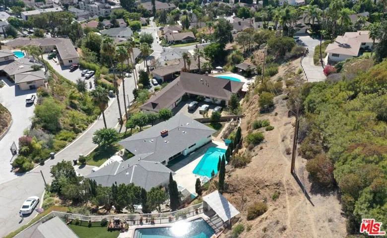 1635 Hazbeth Lane, Glendale, California 91202