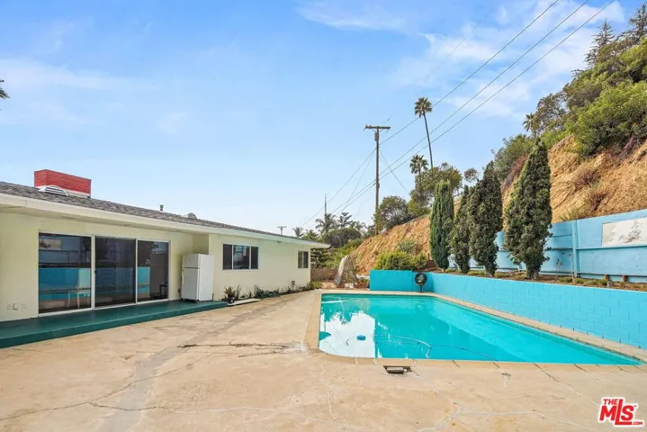 1635 Hazbeth Lane, Glendale, California 91202