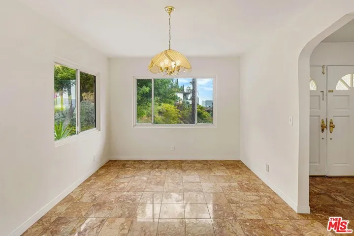 1635 Hazbeth Lane, Glendale, California 91202