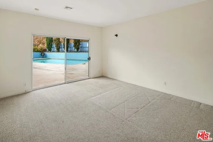 1635 Hazbeth Lane, Glendale, California 91202