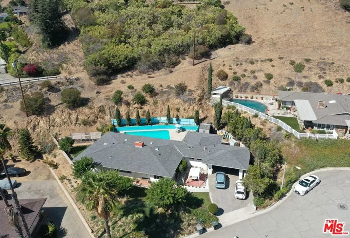 1635 Hazbeth Lane, Glendale, California 91202