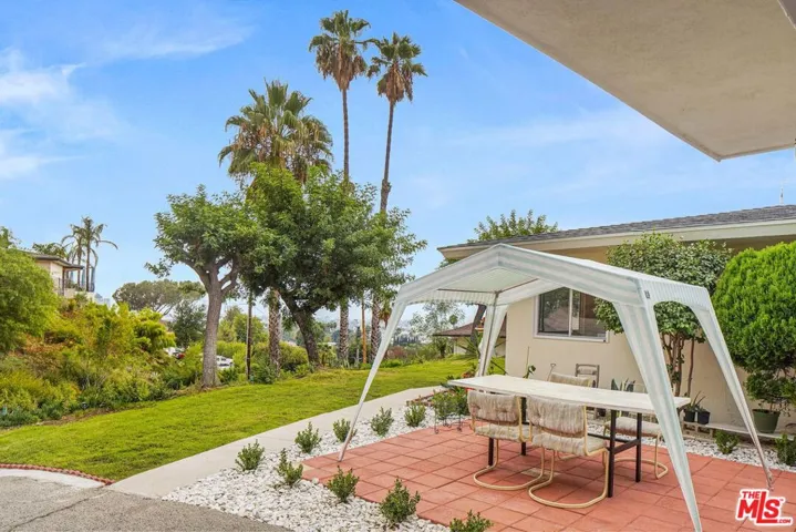 1635 Hazbeth Lane, Glendale, California 91202