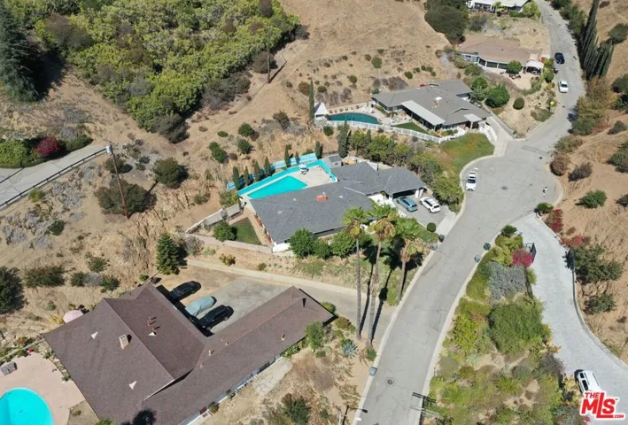 1635 Hazbeth Lane, Glendale, California 91202