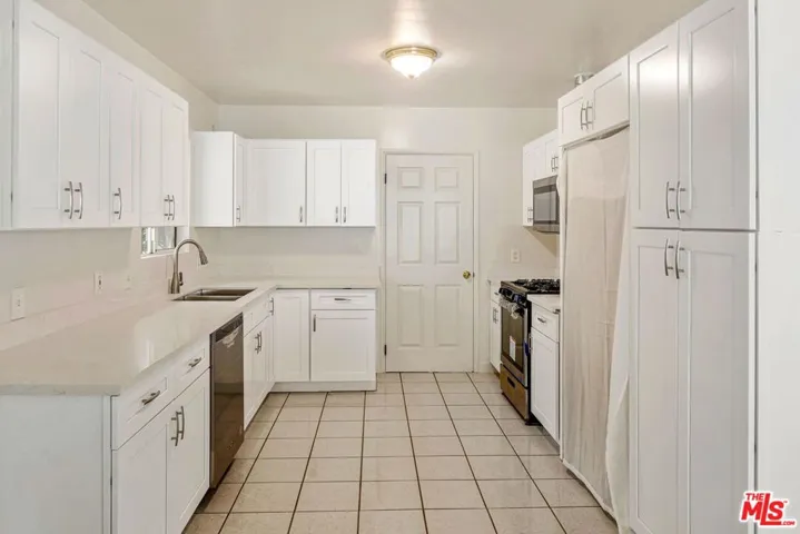 1635 Hazbeth Lane, Glendale, California 91202