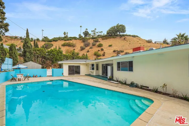 1635 Hazbeth Lane, Glendale, California 91202