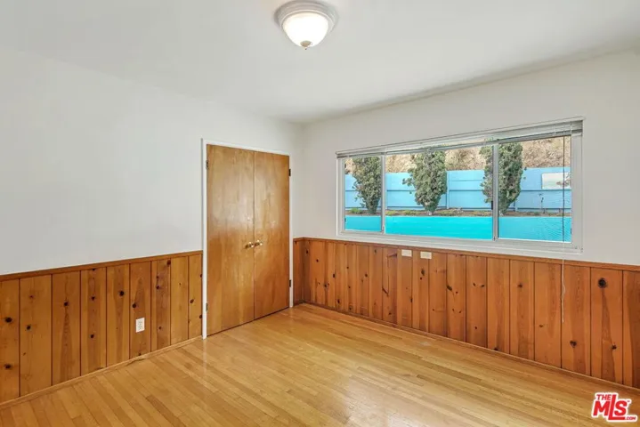 1635 Hazbeth Lane, Glendale, California 91202