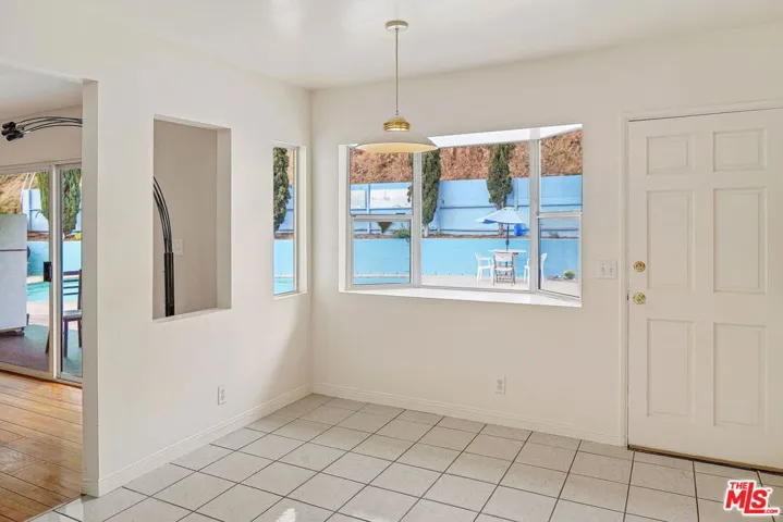 1635 Hazbeth Lane, Glendale, California 91202